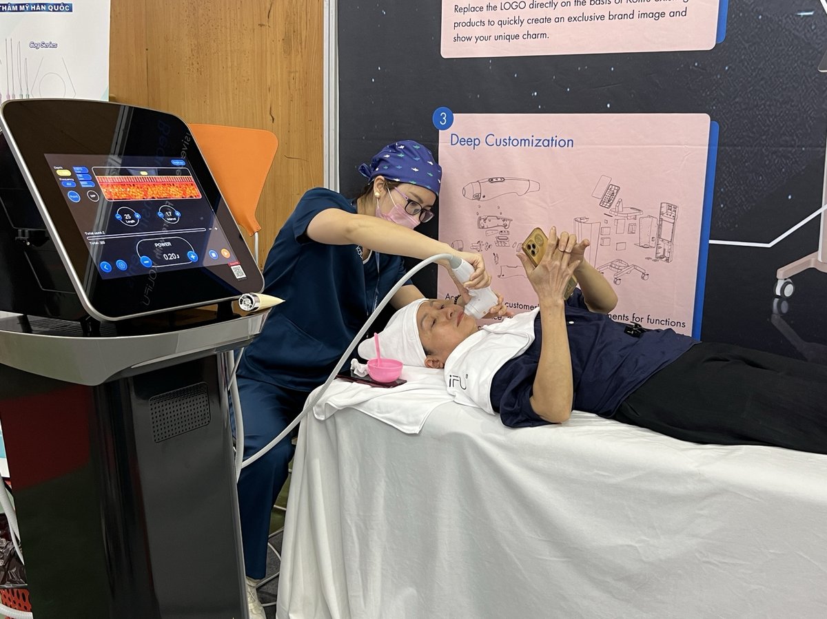 Live HIFU demo at Vietnam Beautycare Expo 2025